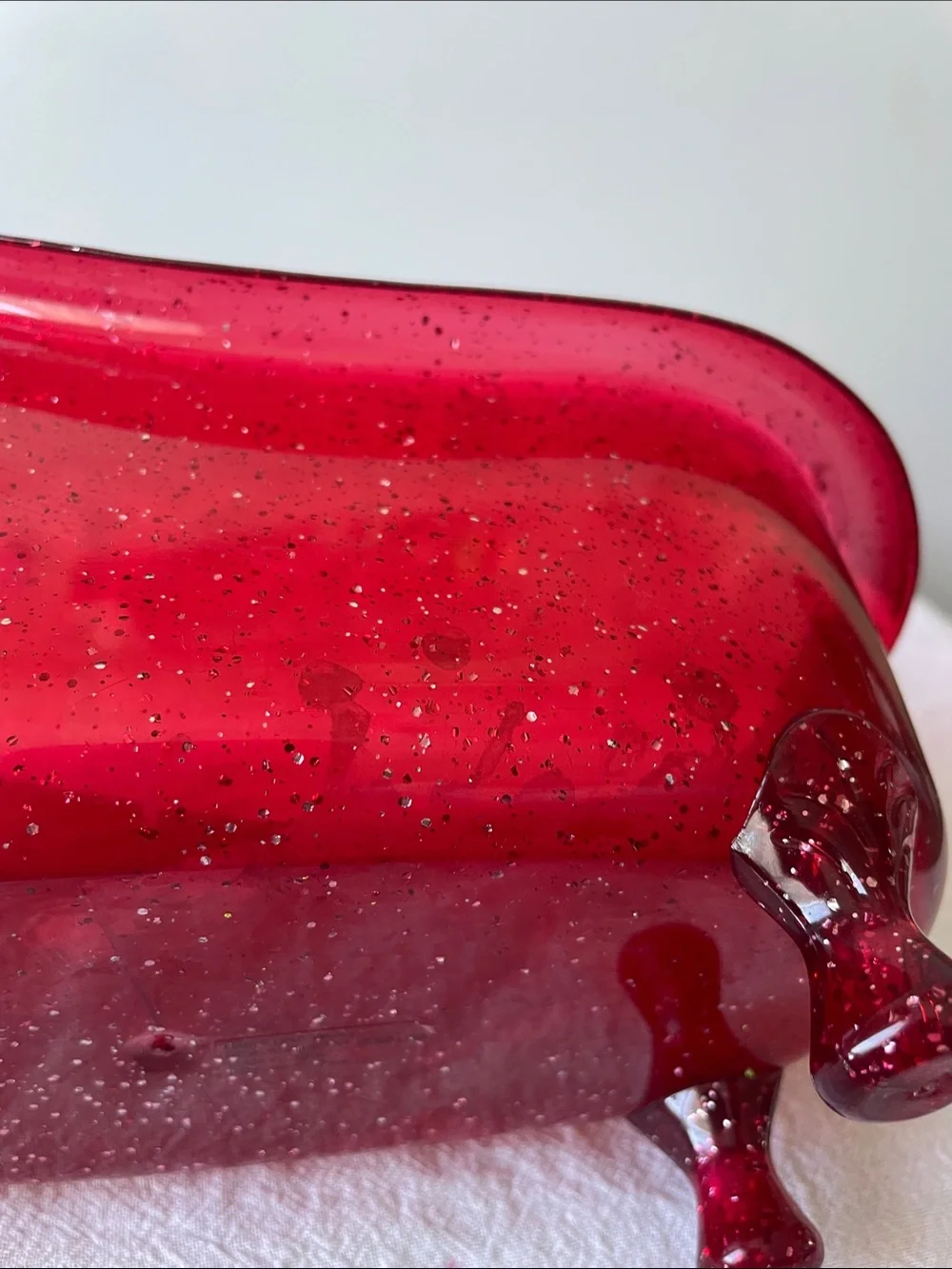 Bath & Body Works Glitter ClawFoot Bathtub Plastic Acrylic Red  10.5x5.5x5.5”